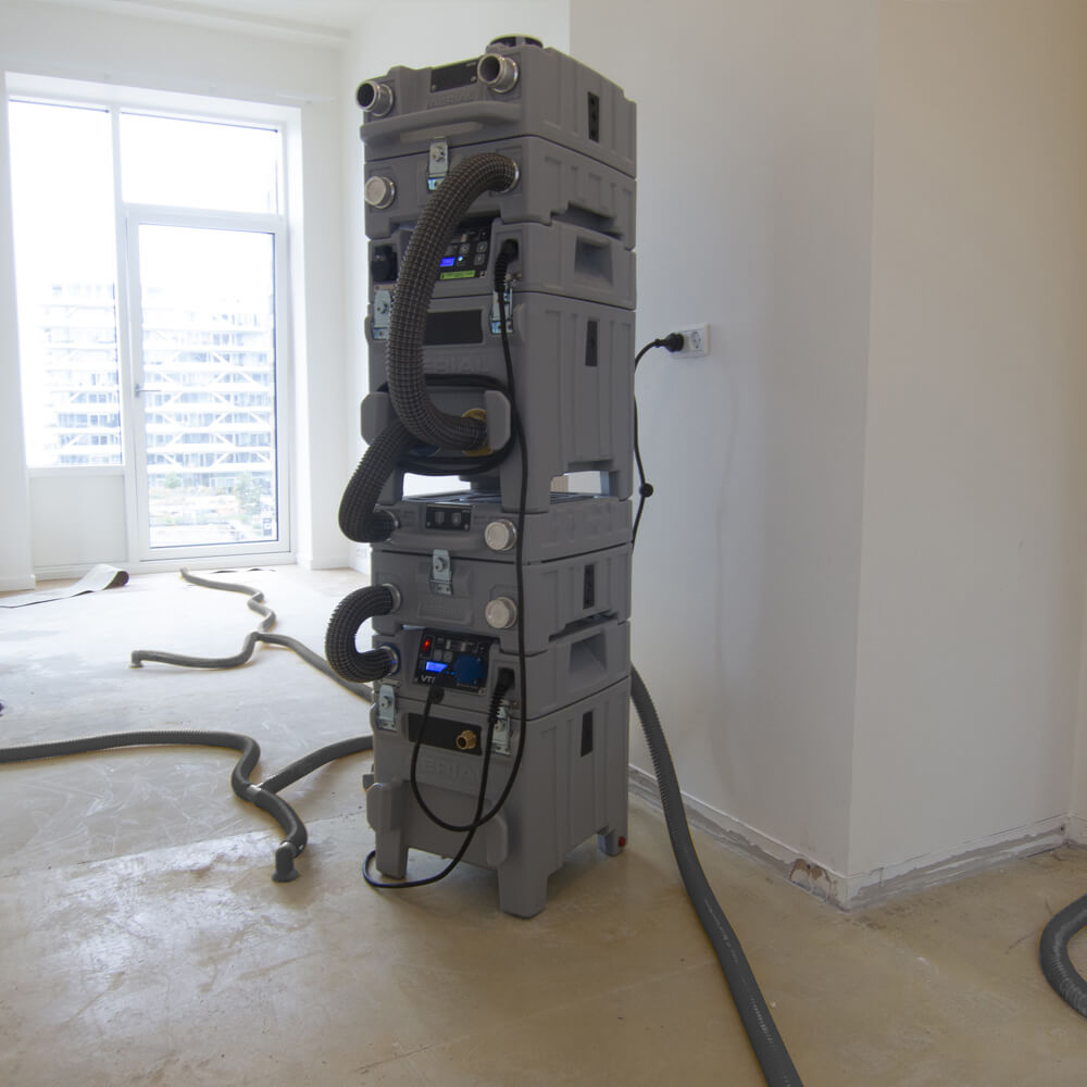 Aerial AERCUBE-tårne til udbedring af vandskader