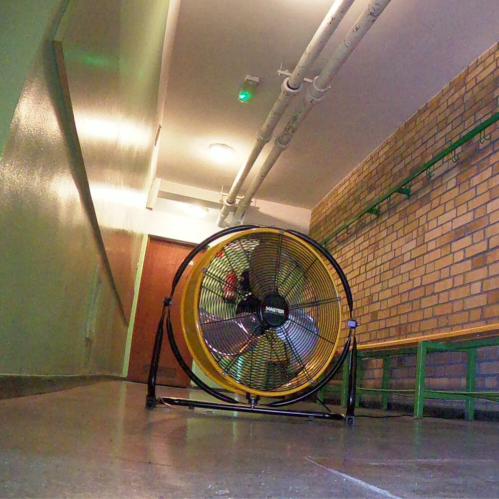 Master DF 20 ventilating a basement